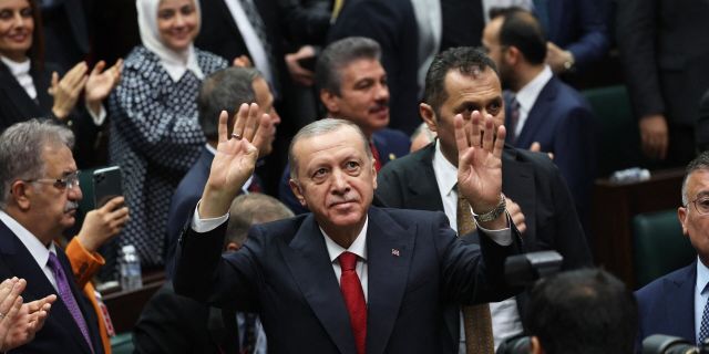 Президент Турции Реджеп Тайип Эрдоган выступает на заседании фракции своей партии в парламенте, 15 ноября 2023 года.