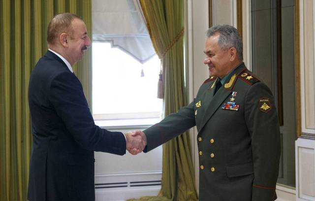 Президент Азербайджана Ильхам Алиев и министр обороны РФ Сергей Шойгу