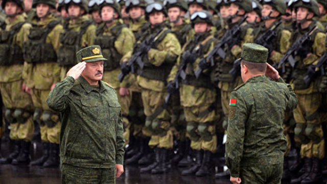 Президент Белоруссии Александр Лукашенко во время совместных стратегических учений вооруженных сил Республики Белоруссия и Российской Федерации