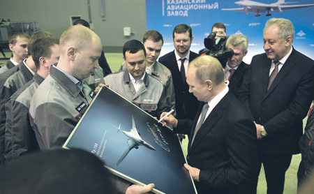 Президент РФ Владимир Путин дал путевку в жизнь модернизированному Ту-160.