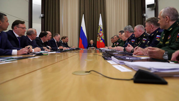 Президент РФ Владимир Путин проводит совещание по гособоронзаказу. Архивное фото
