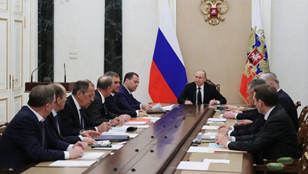 Президент РФ Владимир Путин проводит совещание с постоянными членами Совета безопасности РФ. 15 марта 2018