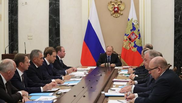 Президент РФ Владимир Путин проводит заседание комиссии по вопросам военно-технического сотрудничества России с иностранными государствами. 7 ноября 2