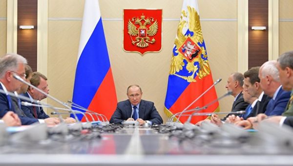 Президент РФ Владимир Путин проводит заседание Комиссии по вопросам военно-технического сотрудничества (ВТС) с иностранными государствами. 6 июля 2017