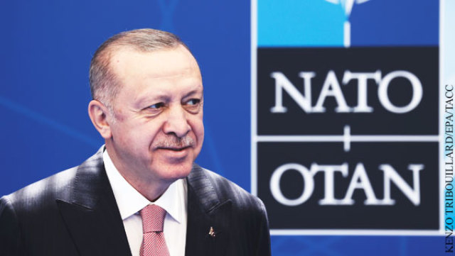Президент Турции ищет выгоду в конфликте Запада и России