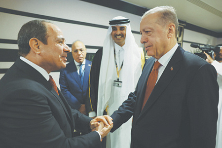 Примирительное рукопожатие египетского президента Абделя Фаттаха ас-Сиси и турецкого Реджепа Тайипа Эрдогана развязывает первому руки для действий против правительства в Аддис-Абебе. Фото Reuters