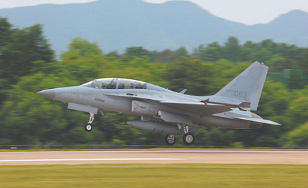 Проектирование истребителя FA50 велось корейскими специалистами с использованием решений американского F-20. Фото Министерства обороны Республики Корея