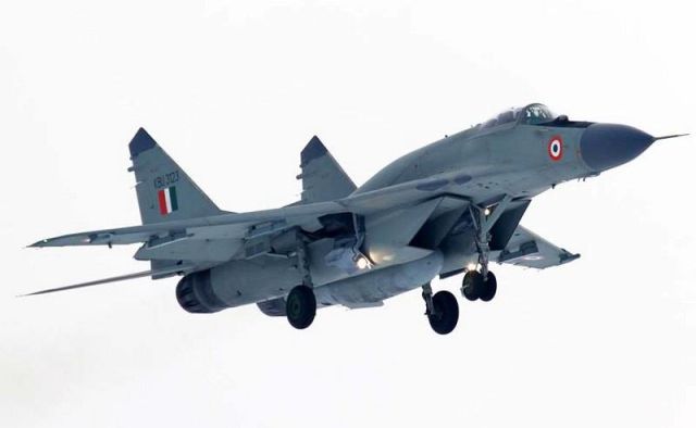 Прошедший модернизацию в России до уровня МиГ-29UPG истребитель ВВС Индии