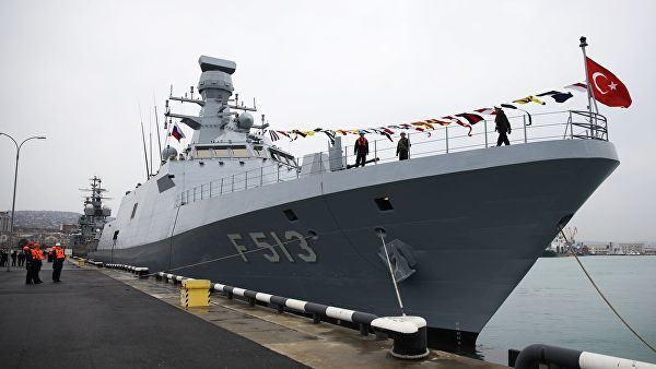 Противолодочный корвет ВМС Турции TCG "Бургадза" (Burgazada) в порту Новороссийска