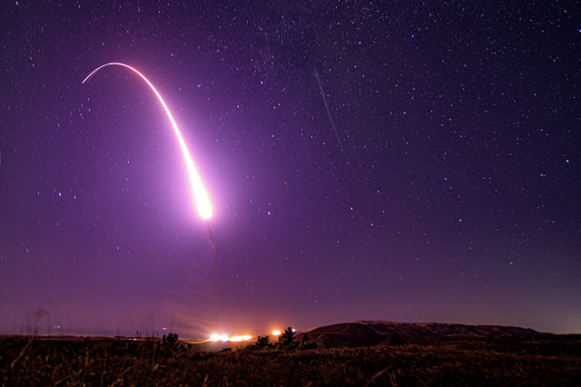 Пуск американской межконтинентальной баллистической ракеты Minuteman III