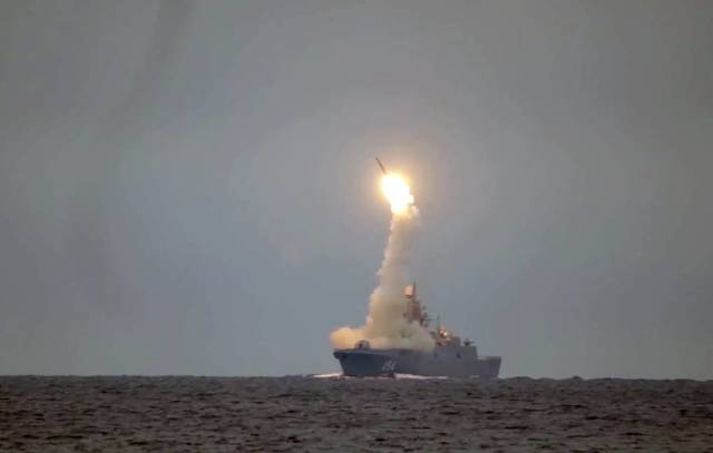 Пуск гиперзвуковой ракеты "Циркон" с фрегата "Адмирал Горшков"