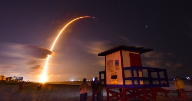 Пуск ракеты-носителя Falcon 9 со спутниками системы Starlink, 24 мая 2019 года. SpaceX