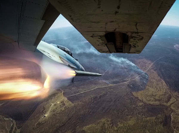 Пуск ракеты с истребителя Су-35С
