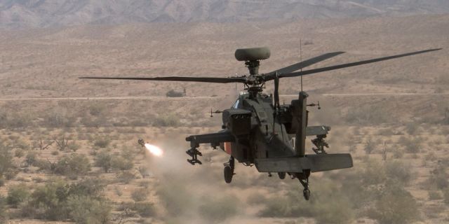 Пуск ракеты JAGM с вертолёта AH-64E Apache.