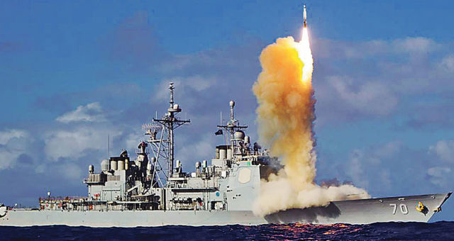 Пуск ракеты SM-3 с крейсера USS Lake Erie