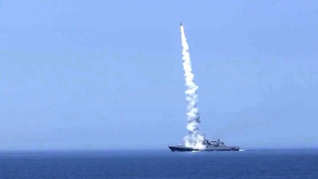 Пуски ракет морского базирования по украинским объектам военного управления, связи и энергетики