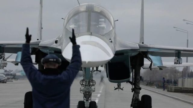 Работа бомбардировщиков Су-34 в ходе спецоперации на Украине. Видео Минобороны РФ