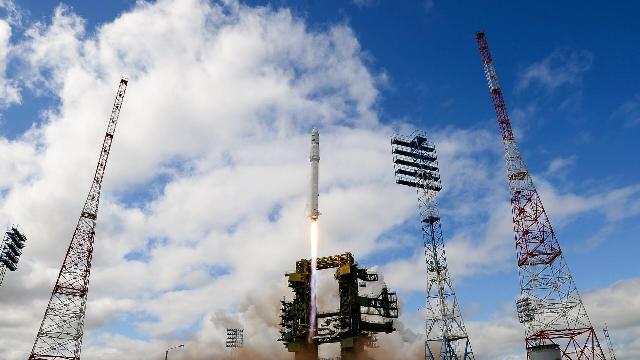 Ракета космического назначения легкого класса "Ангара-1.2ПП" во время старта на космодроме Плесецк
