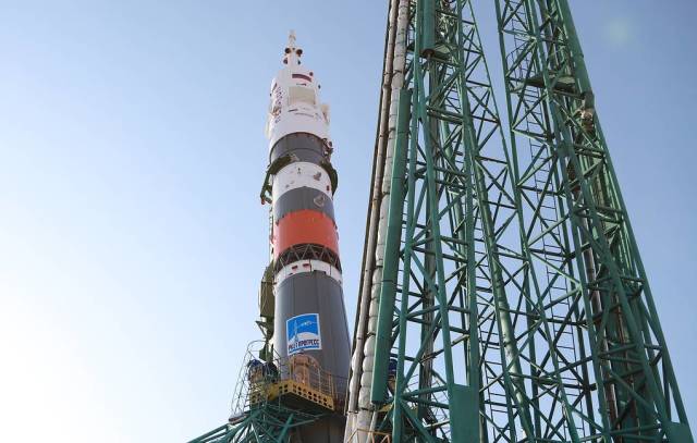 Ракета-носитель "Союз-2.1а" с пилотируемым кораблем "Союз МС-18"