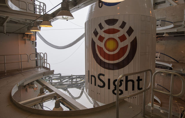 Ракета Атлас V с космическим аппаратом InSight