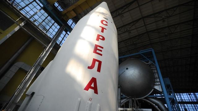 Ракета-носитель легкого класса "Стрела" в одном из цехов ракетно-космического предприятия