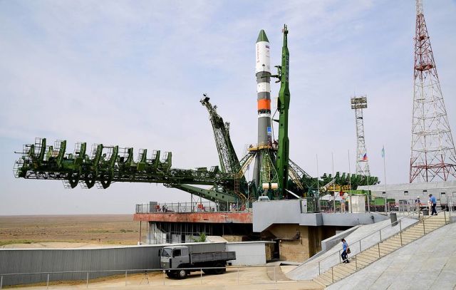 Ракета-носитель "Союз-2.1а" с грузовым кораблем "Прогресс МС-12"