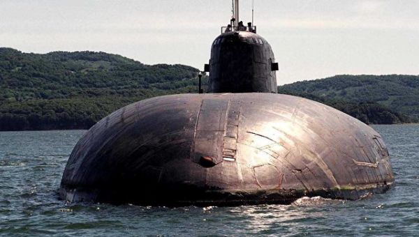Ракетная атомная подводная лодка в море