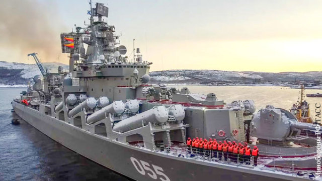 Ракетный крейсер «Маршал Устинов» – один из самых мощных кораблей ВМФ РФ, принимающих участие в данных учениях