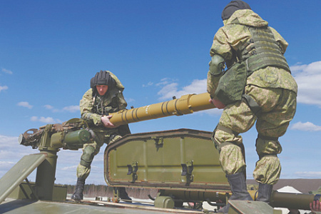 Ракеты комплекса «Штурм» применяются как с бронемашин, так и с летательных аппаратов. Фото с сайта www.mil.ru