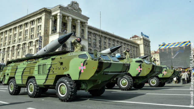 Ракеты «Точка-У» на параде в Киеве