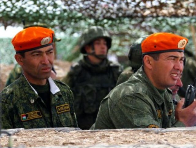 Военнослужащие ВС Таджикистана