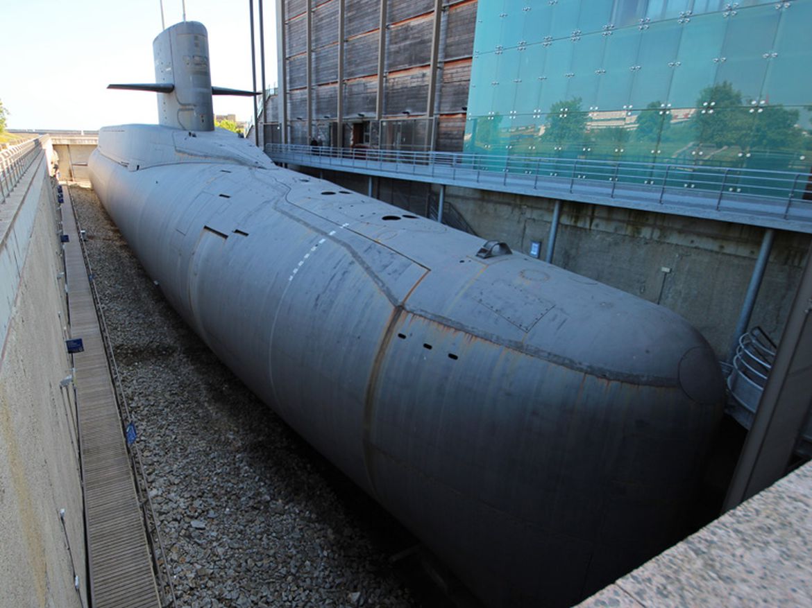 Новости апл на сегодня. Подлодка Ле Редутабль АПЛ. Подводная лодка "le redoutable". ТК-210 атомная подводная лодка. Подводные лодки проекта 212а.