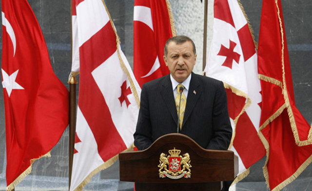 Реджеп Тайип Эрдоган выступает на пресс-конференции в Тбилиси, 2008 год