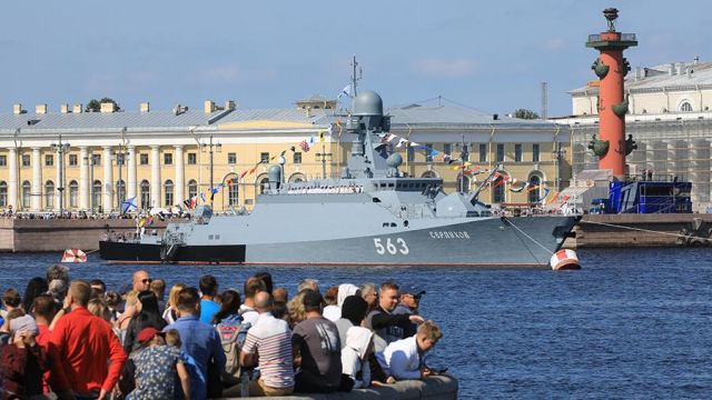 Репетиция парада ВМФ в Санкт-Петербурге