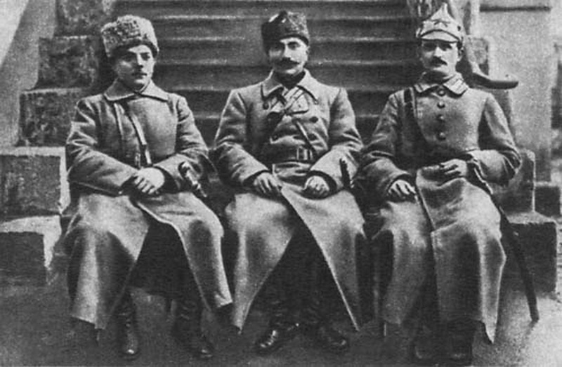 Реввоенсовет 1-й Конной армии. Слева направо: Климент Ворошилов, Семён ...