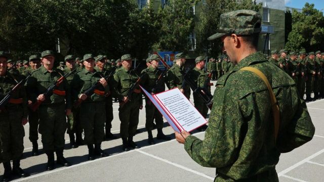 Резервисты из Крыма и Севастополя принимают воинскую присягу