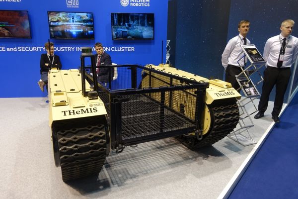 Роботизированный гусеничный транспортный робот THeMIS