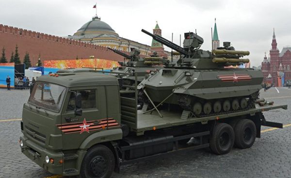 Роботизированный комплекс "Уран-9" на генеральной репетиции военного парада на Красной площади