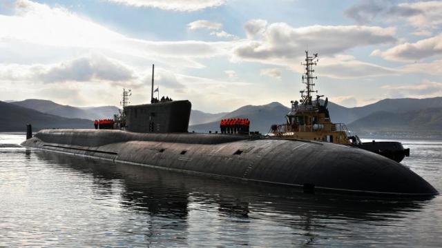 Российская атомная подводная лодка стратегического назначения проекта 955 «Владимир Мономах» в пункте постоянного базирования Вилючинск на Камчатке