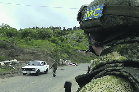 Российские миротворцы продолжают контролировать соблюдение режима прекращения огня в Нагорном Карабахе. Фото с сайта www.mil.ru