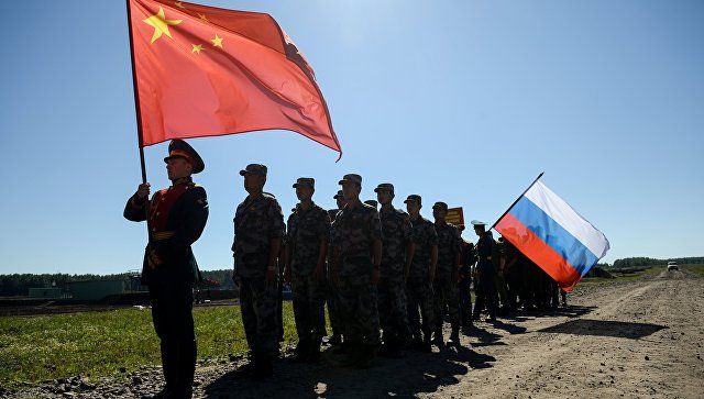 Российские и китайские военные. Архивное фото