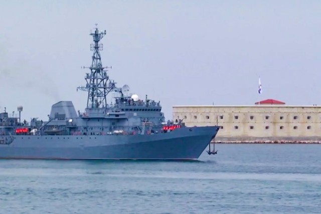 Российский корабль вернулся с победой в родную гавань