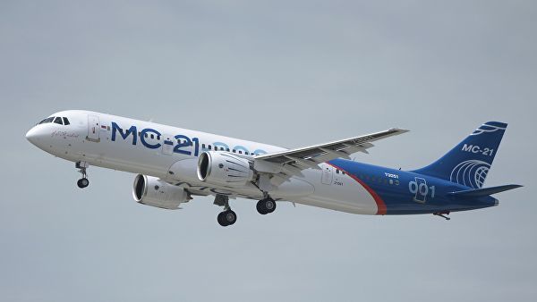Российский пассажирский самолет МС-21