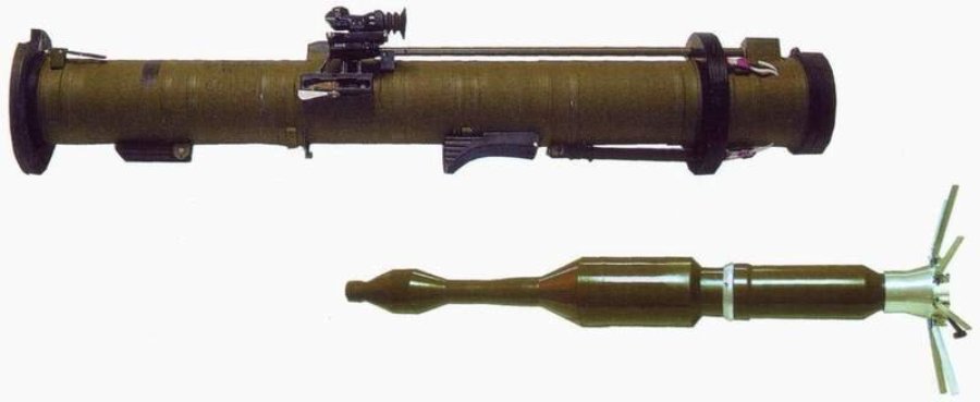 Использованный гранатомет. Ручной противотанковый гранатомёт РПГ-28 клюква. Гранатомет РПГ-28. Гранатомёт РПГ-27 «таволга». Муха гранатомет РПГ -18.