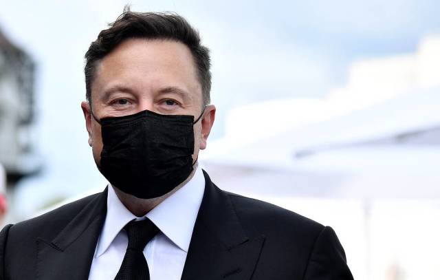 Руководитель компаний Tesla и SpaceX Илон Маск