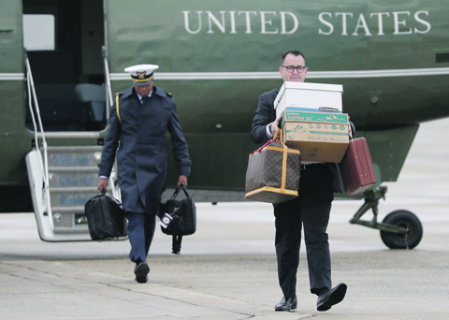 С американским ядерным чемоданчиком не раз происходили странные эксцессы. Фото Reuters