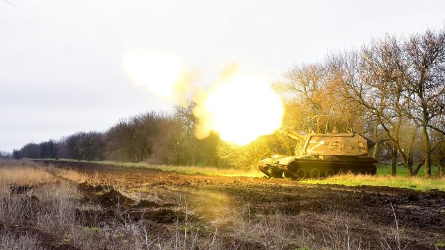 Самоходная артиллерийская установка "Мста-С" на боевой позиции