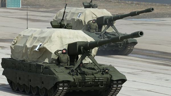 Самоходная артиллерийская установка Коалиция-СВ во время репетиции парада Победы в Московской области