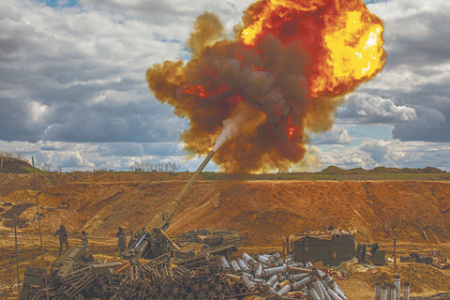 Самоходные артиллерийские установки «Малка» бьют по позициям противника. Фото со страницы Министерства обороны РФ в «ВКонтакте»