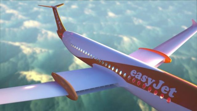 Самолет EasyJet